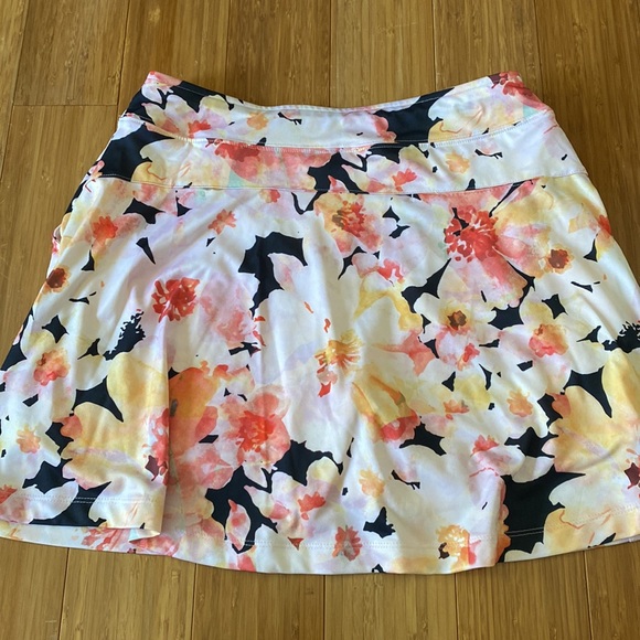 Lady Hagen skirt with shorts underneath - Picture 5 of 5